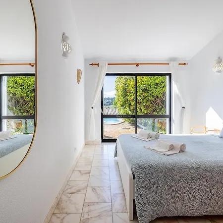 3-bedroom With Pool, Monte Sao Pedro -luz Λάγος