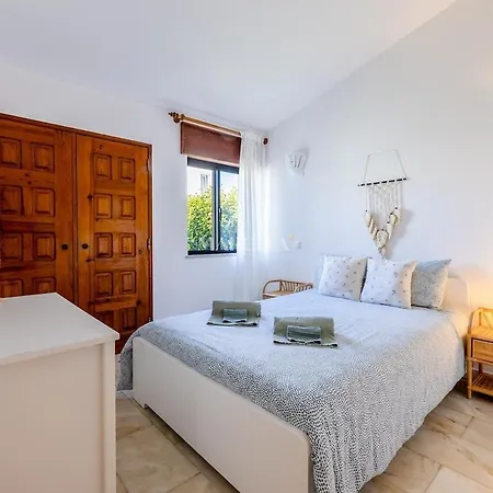 3-bedroom With Pool, Monte Sao Pedro -luz *