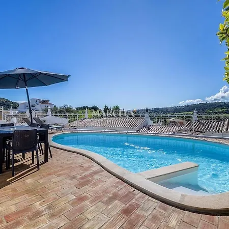 Сasa de vacaciones 3-bedroom With Pool, Monte Sao Pedro -luz
