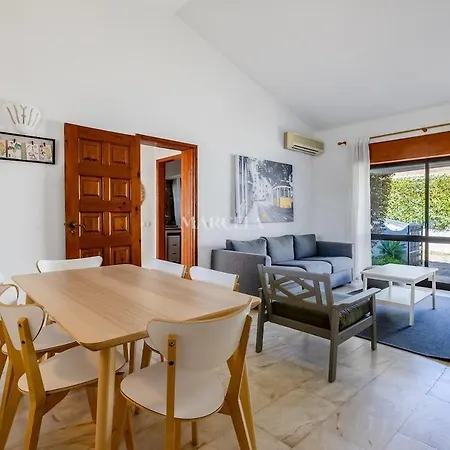 Сasa de vacaciones 3-bedroom With Pool, Monte Sao Pedro -luz