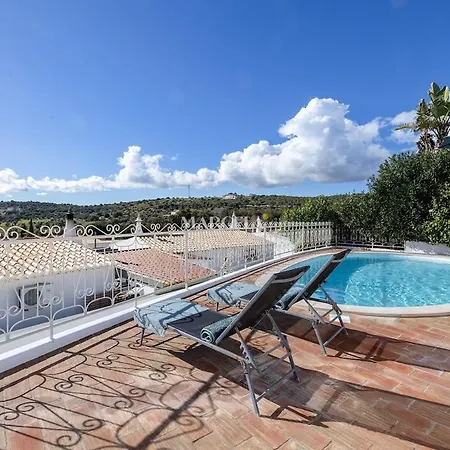 Сasa de vacaciones 3-bedroom With Pool, Monte Sao Pedro -luz